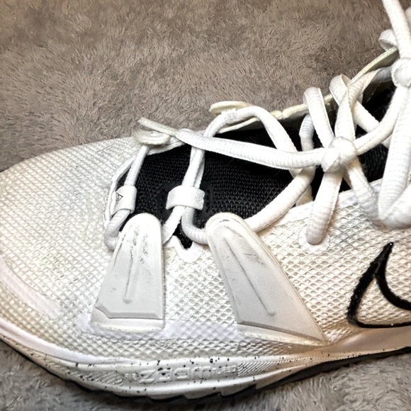 Nike Kyrie Infinity Basketball Shoes Lace Up Men’s White/Black Size 11.5 - Picture 8 of 15